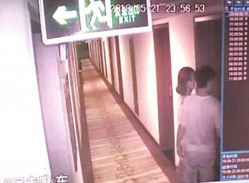 情侣遭敲门威胁，敲门男女住楼下酒店拒绝报警